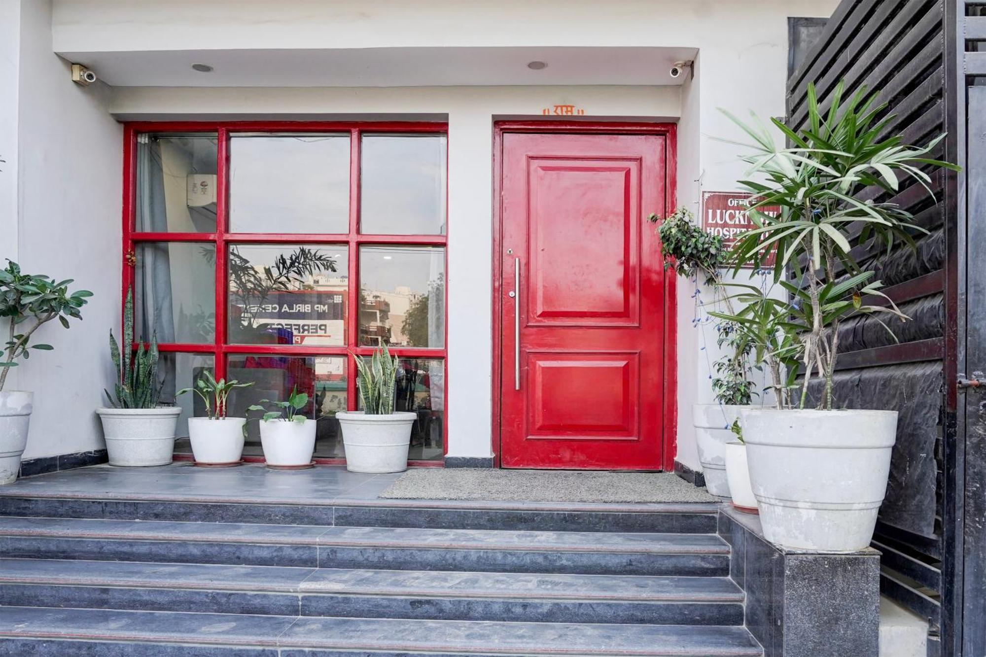 Super Townhouse Gomti Nagar Sector 6 Near Ekana Stadium Lucknow Bagian luar foto